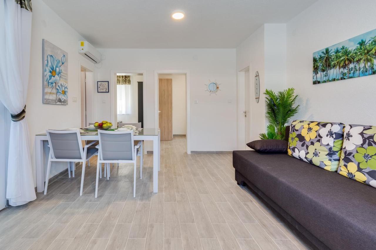 Apartmani Kastelina Vir Esterno foto