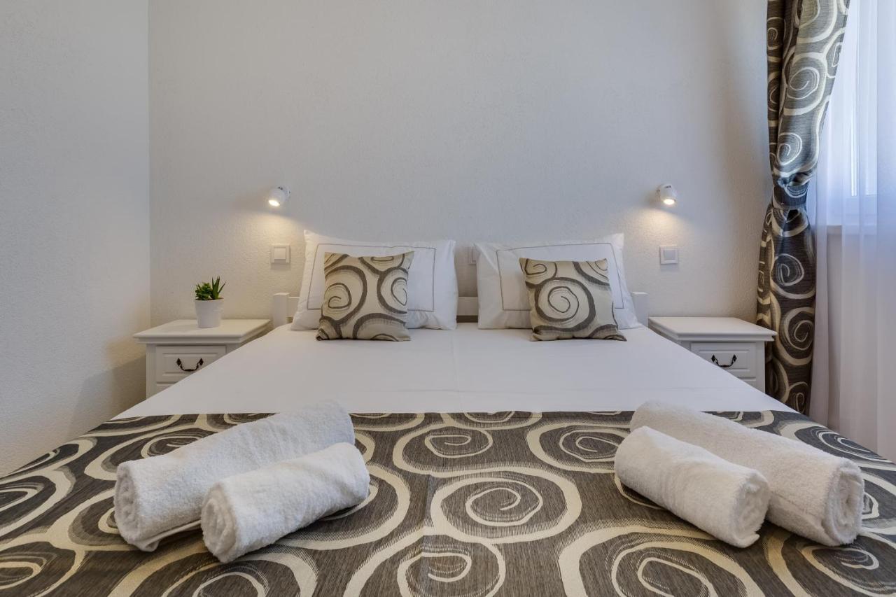 Apartmani Kastelina Vir Esterno foto